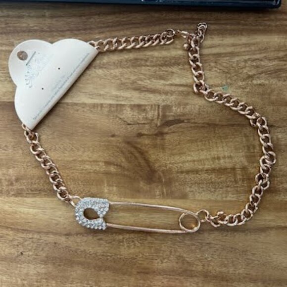 Oversize Safety Pin Pendant Chain Necklace Gold Tone With Rhinestones - Picture 5 of 6